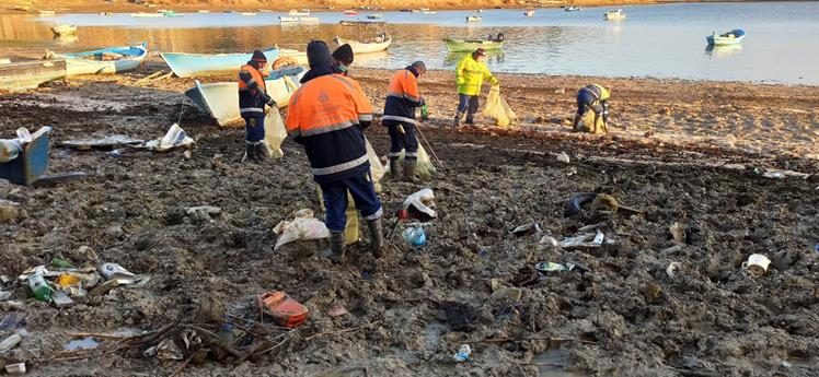 Baraj havzalarında 40 ton atık çıktı