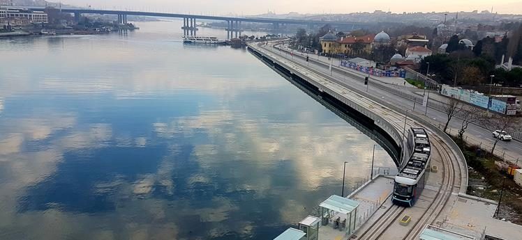 İstanbullular Haliç tramvayından çok memnun kaldı